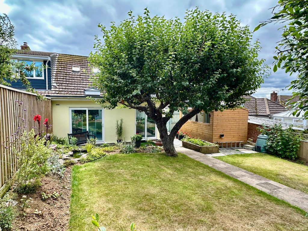Property photo 2 of 28