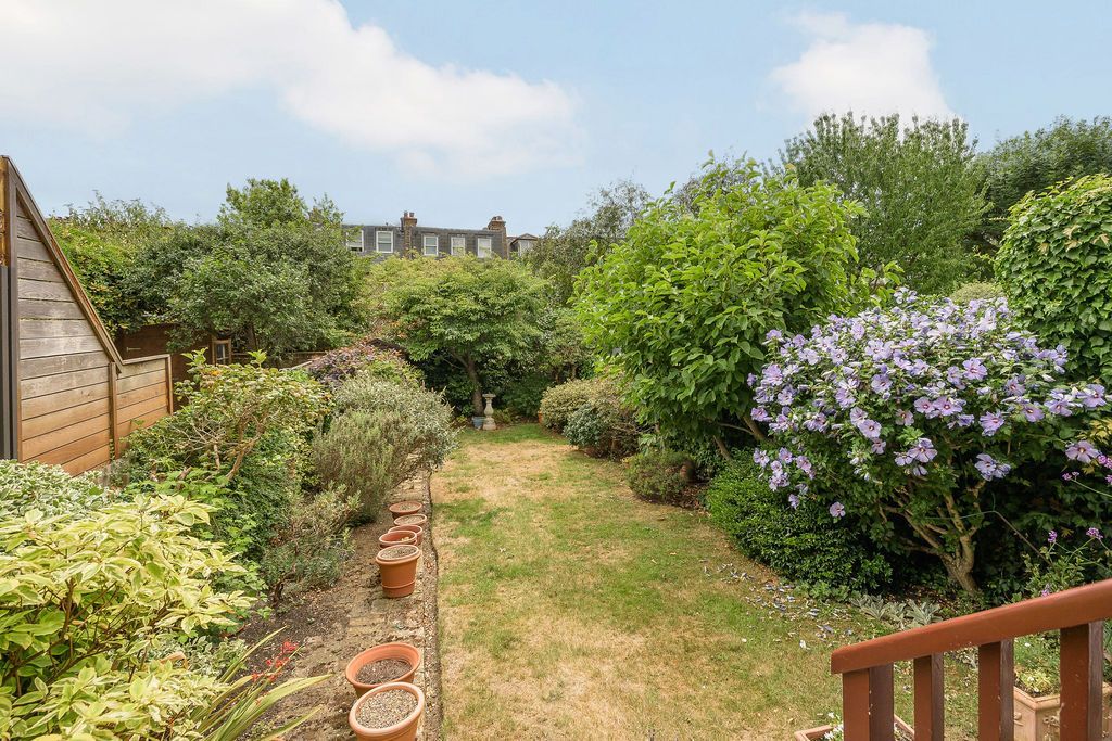 Property photo 2 of 21