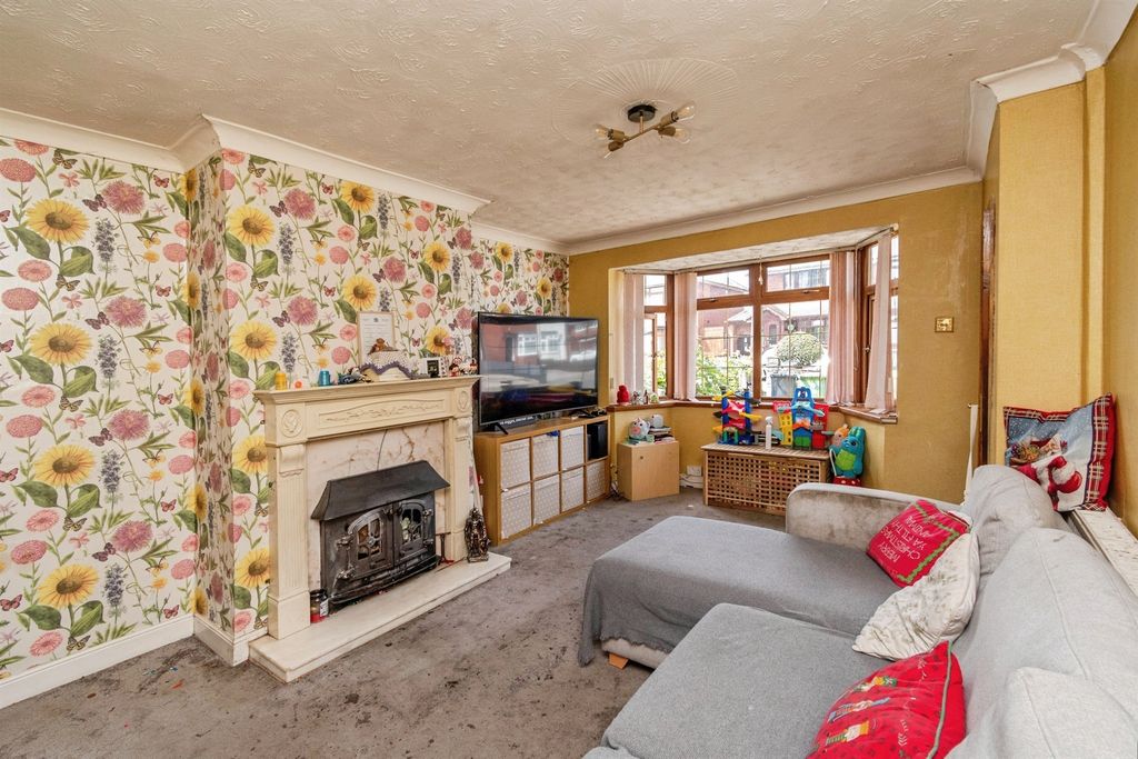 Property photo 3 of 16
