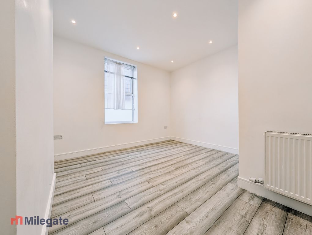 Property photo 3 of 8 Photo 3