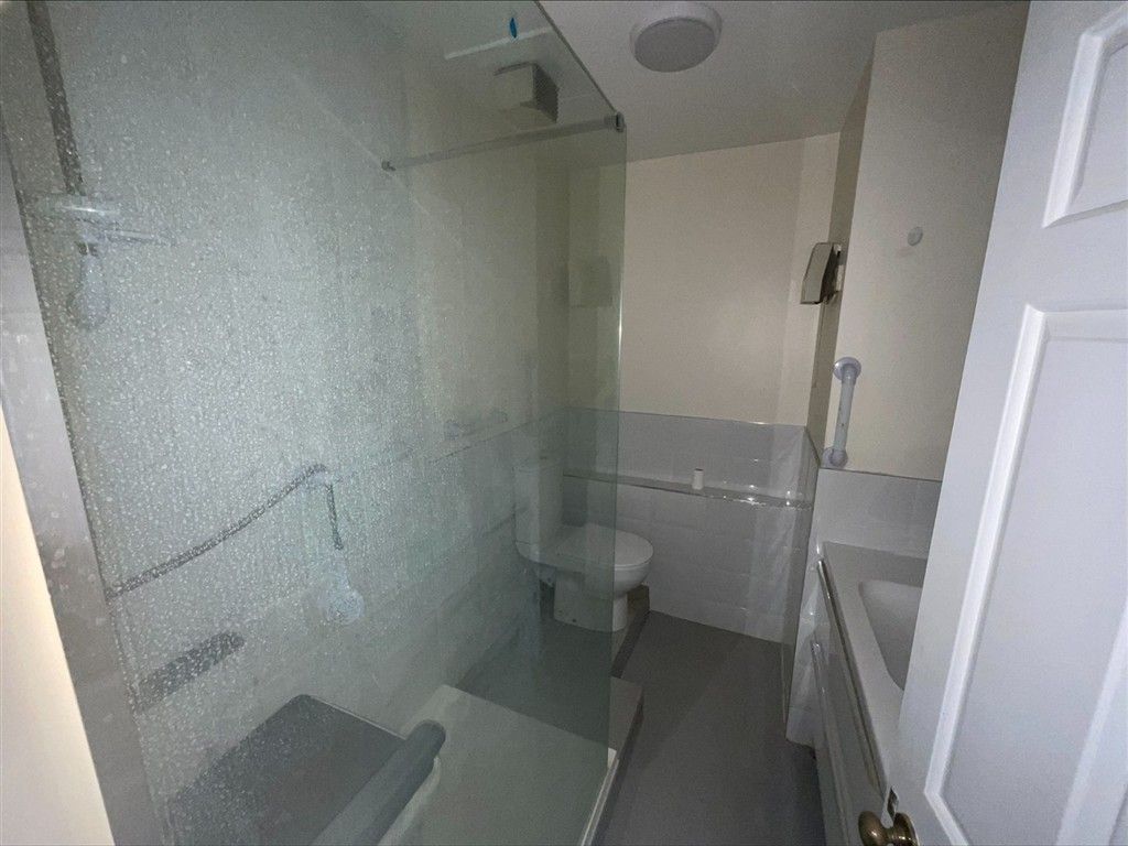 Property photo 2 of 4 Shower Room