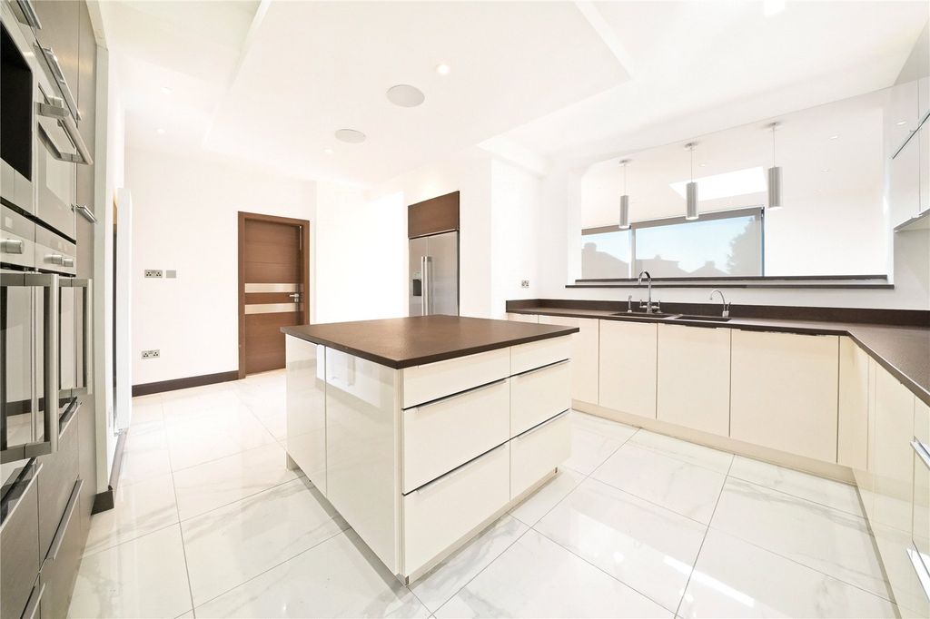 Property photo 2 of 12 Picture No. 02