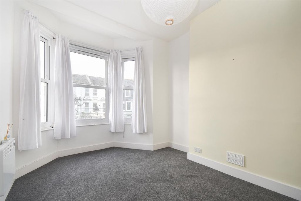 Property photo 3 of 9 Living Room (2).Jpg