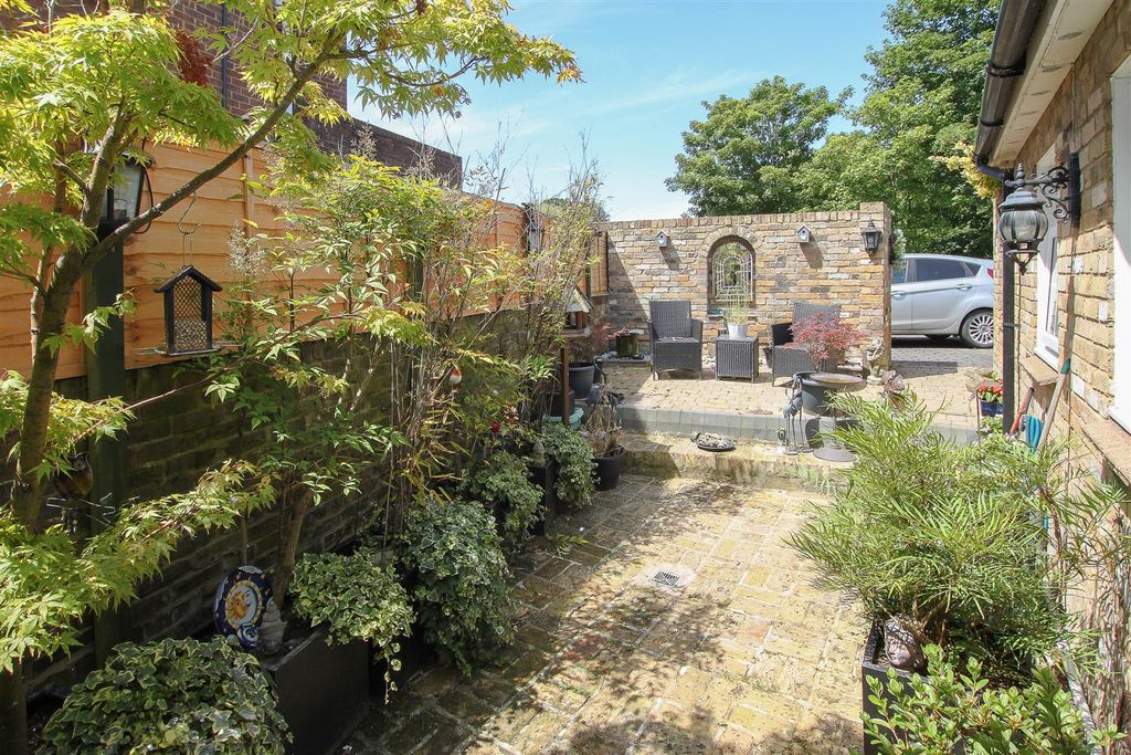 Property photo 2 of 16 Img_6786-16.Jpg