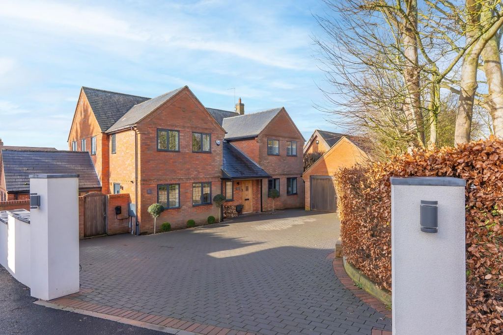 Property photo 1 of 34