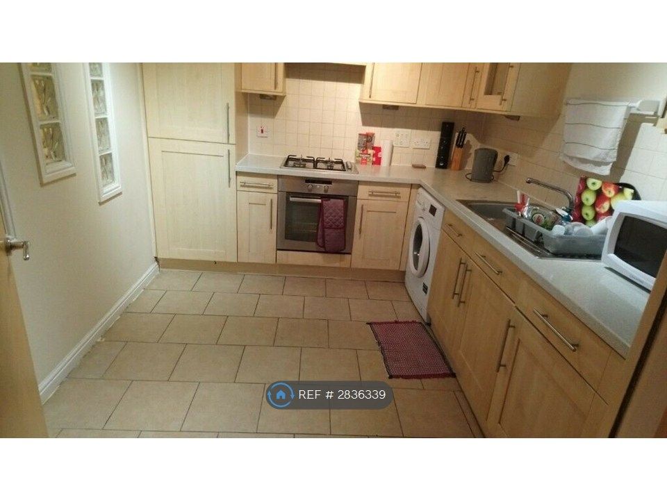 Property photo 1 of 9 Kitchen