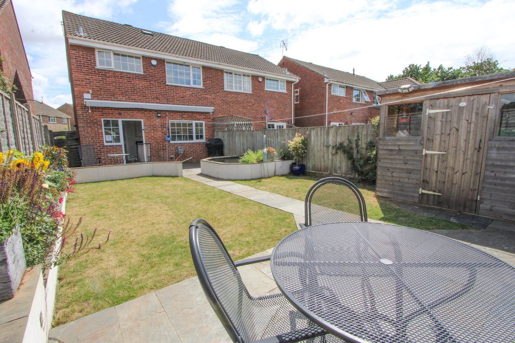 Property photo 1 of 28