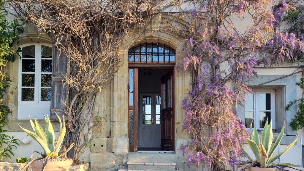 Property photo 1 of 28