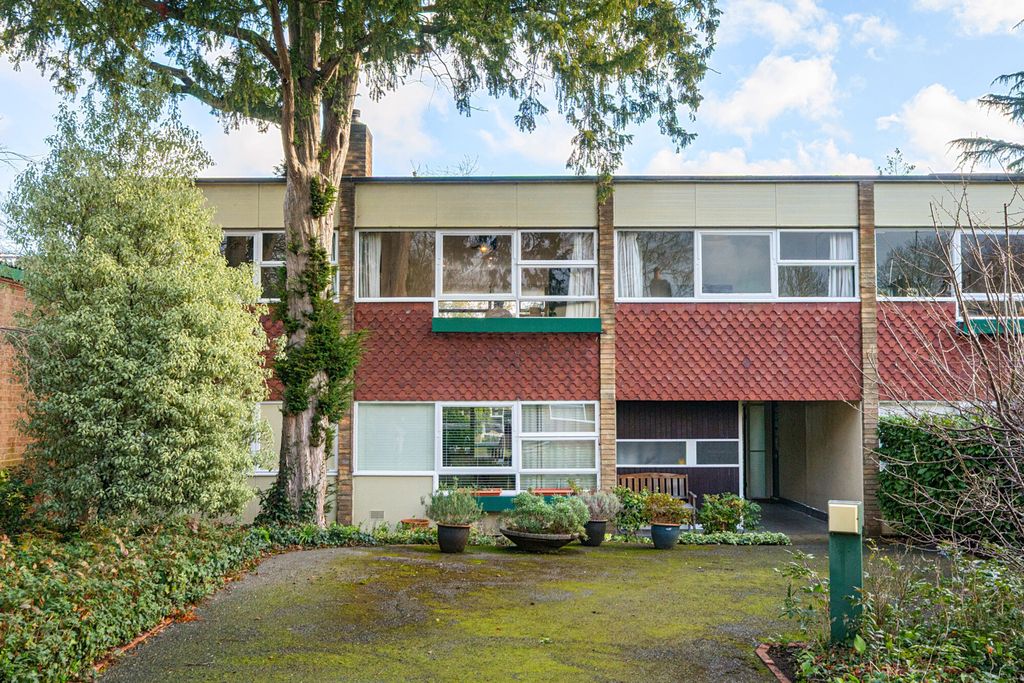 Property photo 1 of 18 External