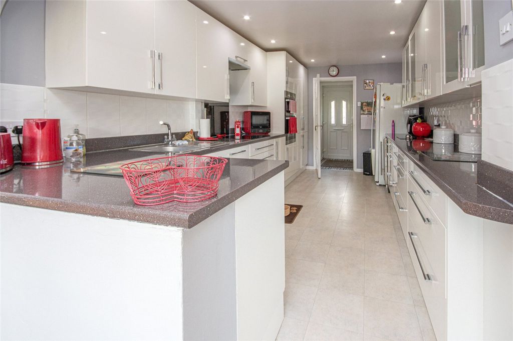 Property photo 2 of 14 Kitchen