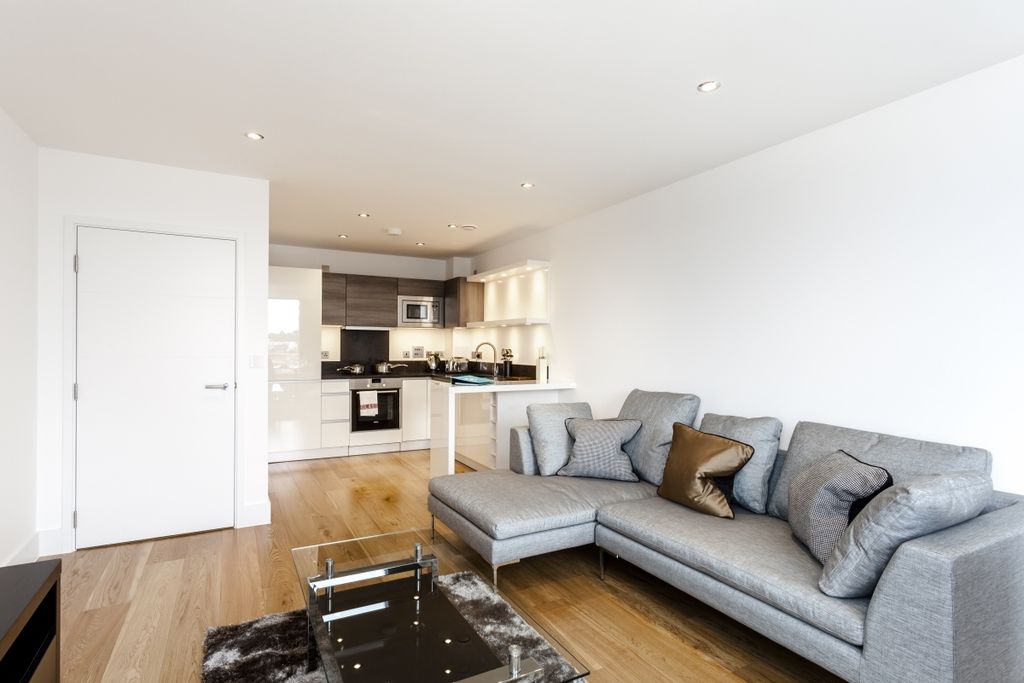 Property photo 3 of 8 2