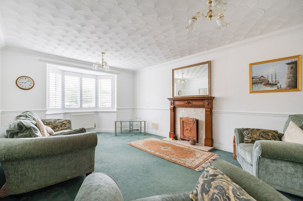 Property photo 2 of 19