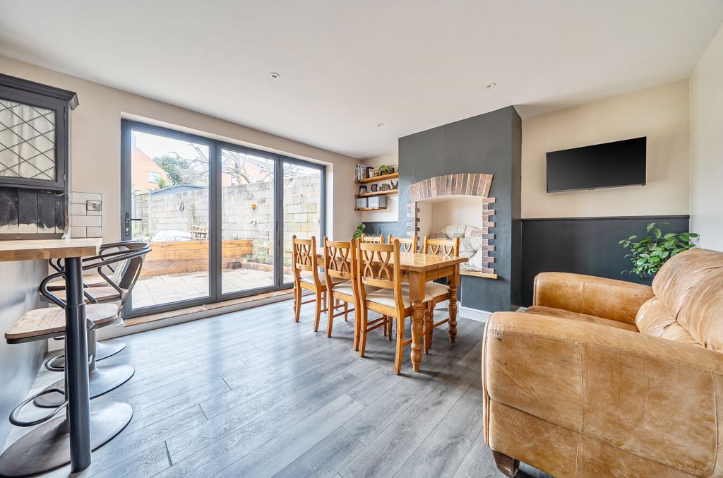 Property photo 2 of 24 1418404-10-699c52...