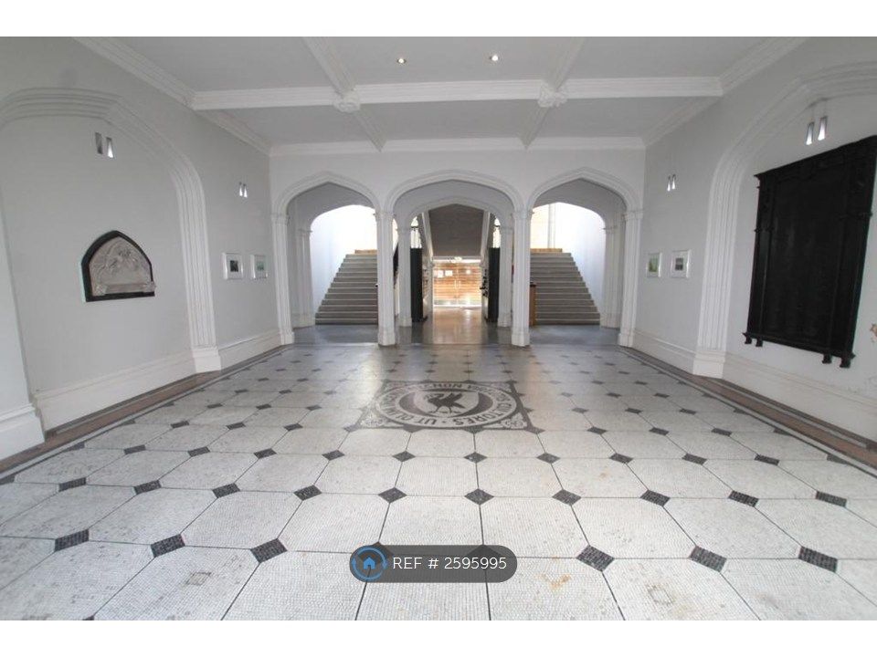 Property photo 2 of 19 Foyer