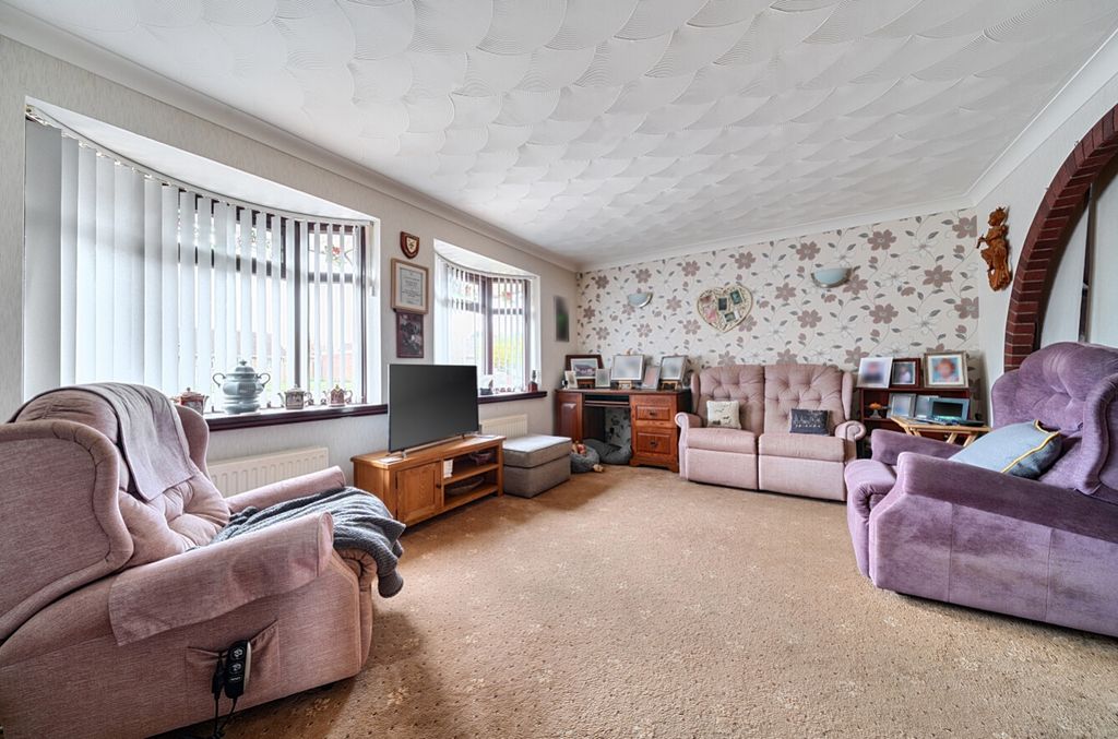 Property photo 3 of 22 1377094-16-690c8622ee674