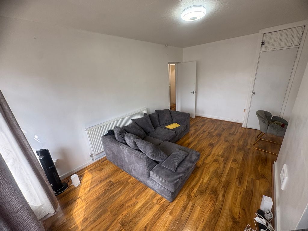 Property photo 3 of 17 Photo 3