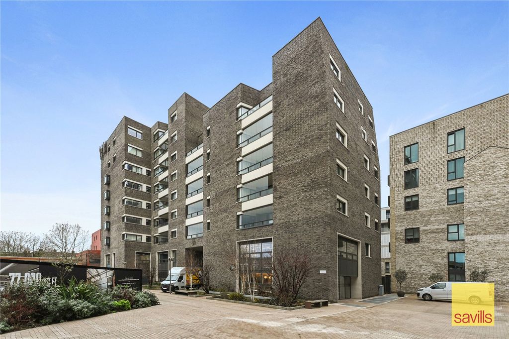 Property photo 3 of 18 External