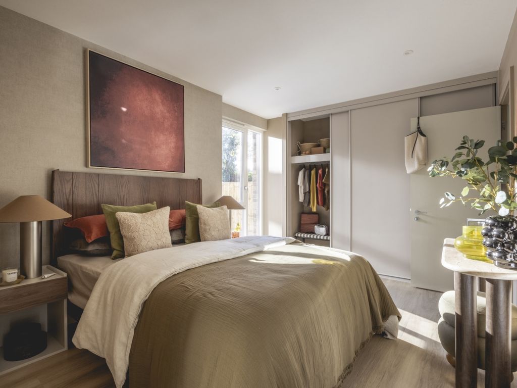 Property photo 1 of 8 1 Bed Show Apt Be...