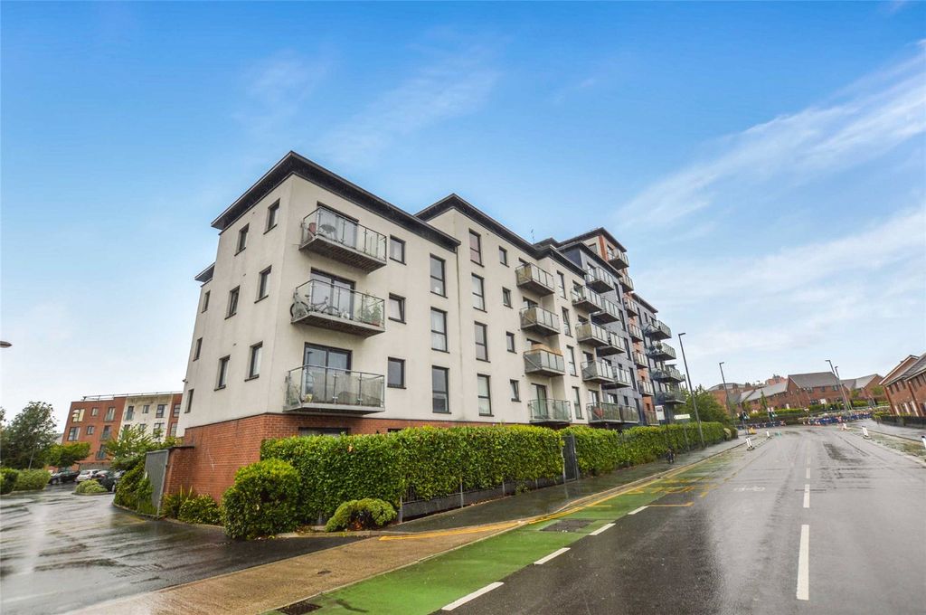 Property photo 1 of 19 Picture No. 02