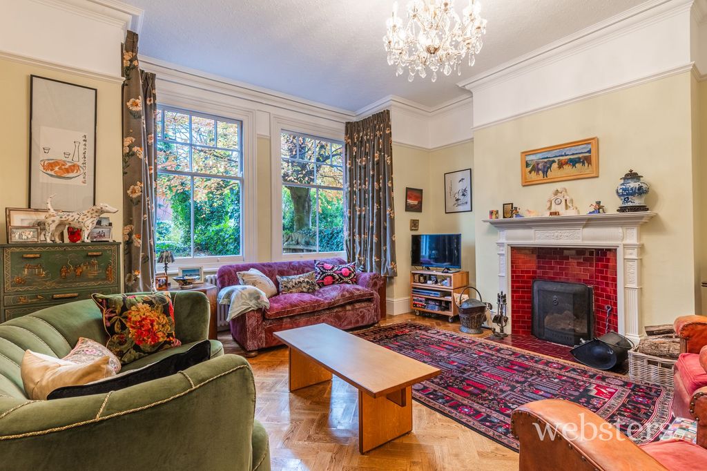 Property photo 2 of 30