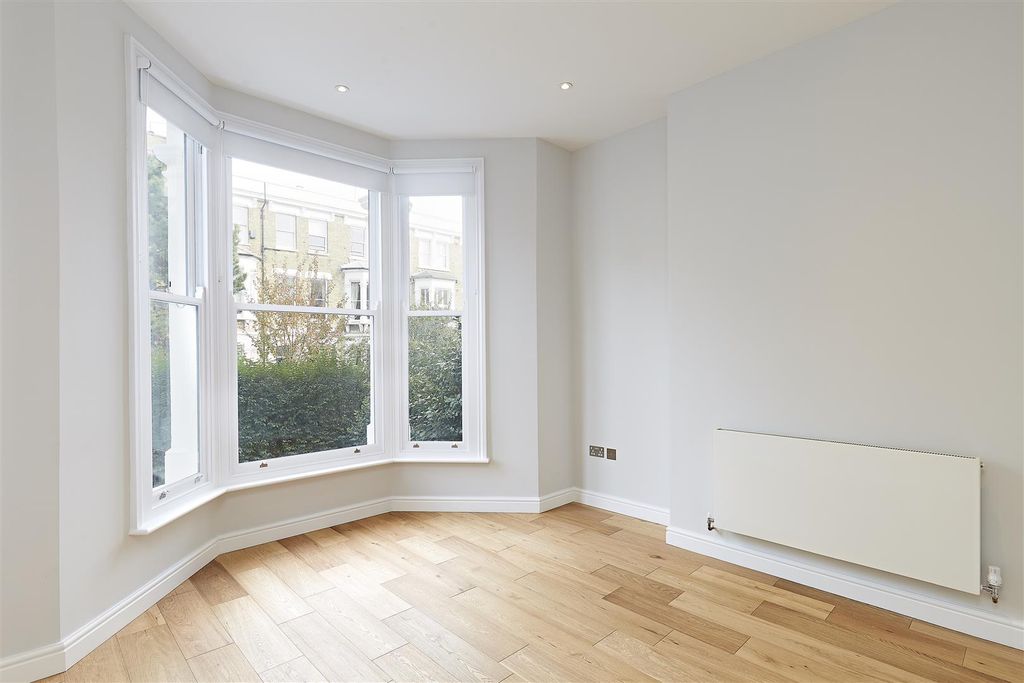 Property photo 2 of 8 Lettings Brook Green Applegarth Road 14 Gff - Rece