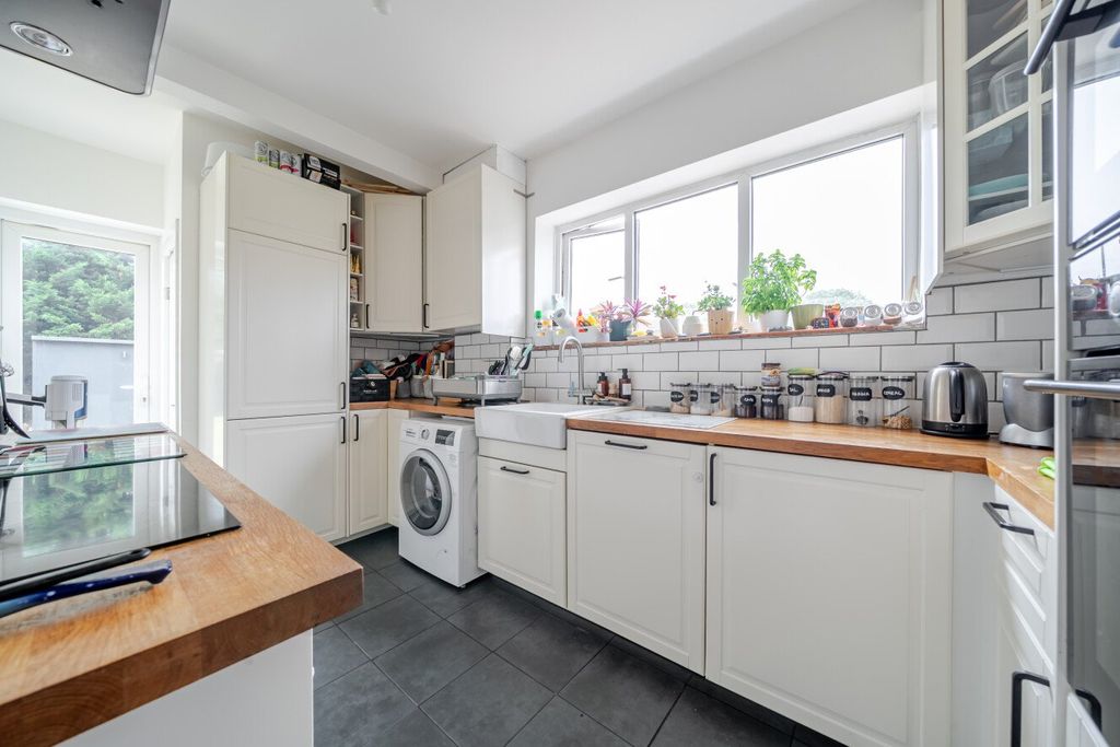 Property photo 3 of 17 Picture No. 02