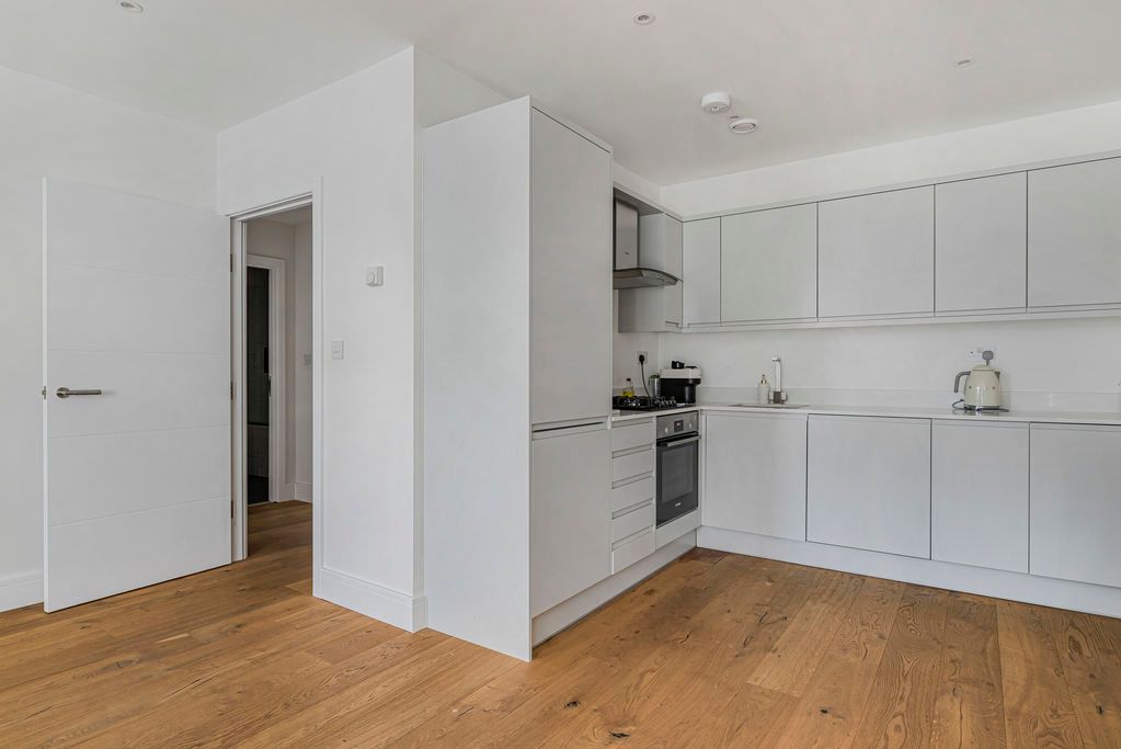 Property photo 3 of 18 Kitchen