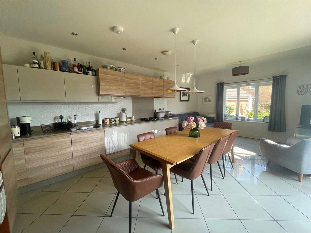 Property photo 3 of 21 Picture No. 22