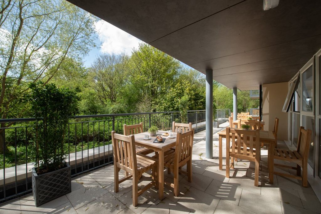 Property photo 3 of 11 Homeowners Lounge Patio