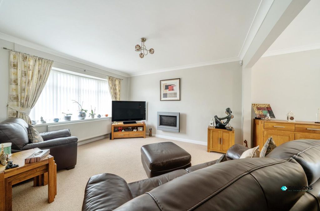 Property photo 2 of 25