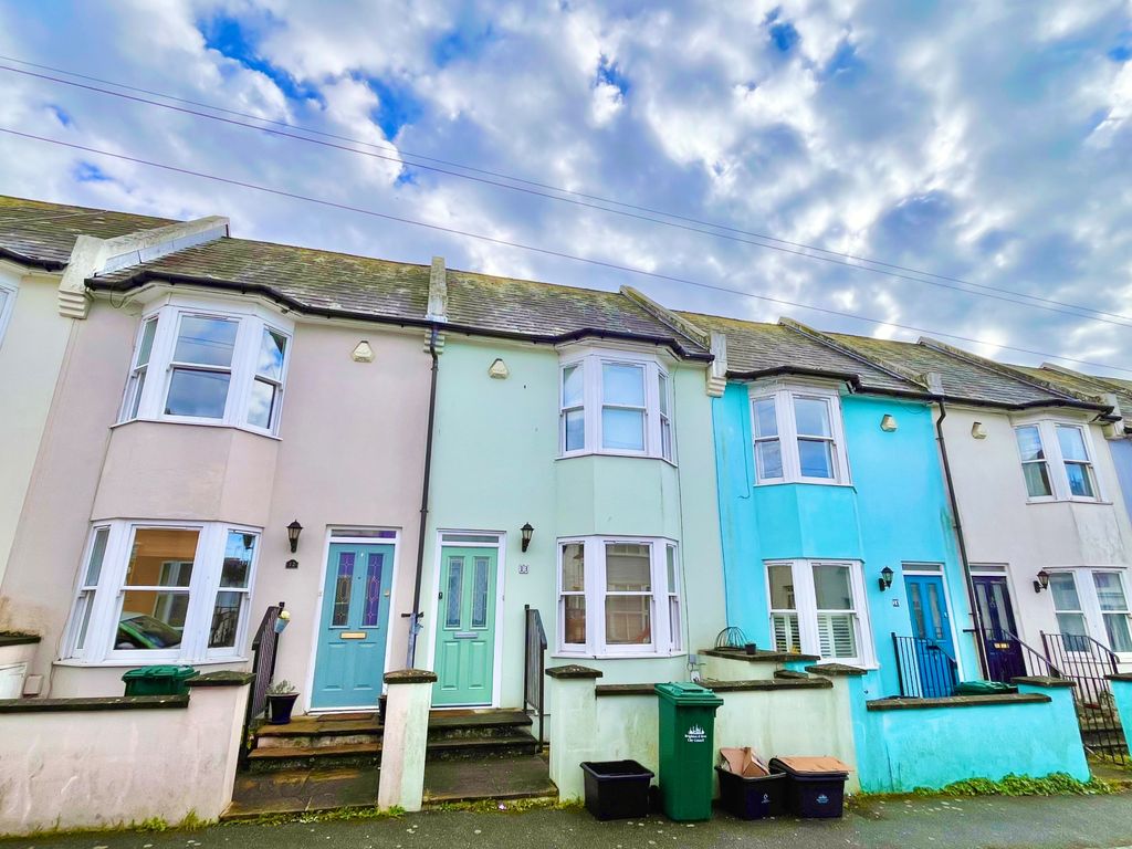 Property photo 1 of 11 Three Bedroom Three Storey Terraced House