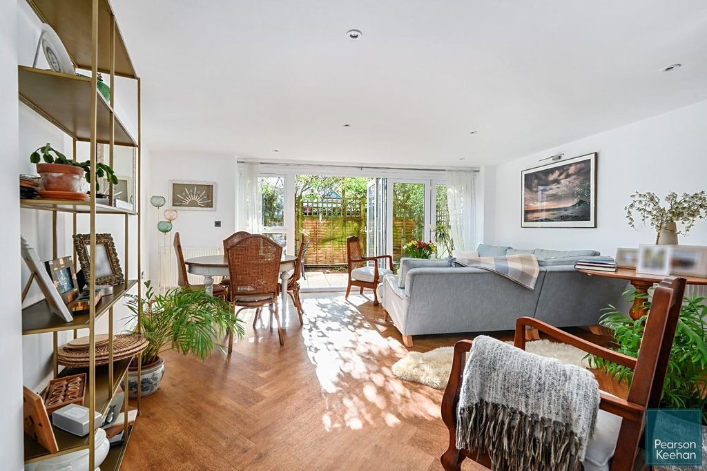 Property photo 1 of 28 91 St.Aubyns, Hove, Bn3 (16).Jpg