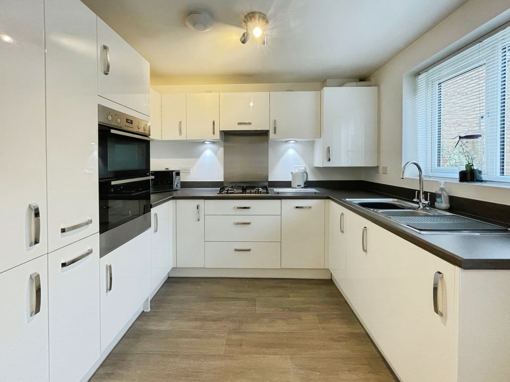 Property photo 3 of 20 Kitchen/Diner