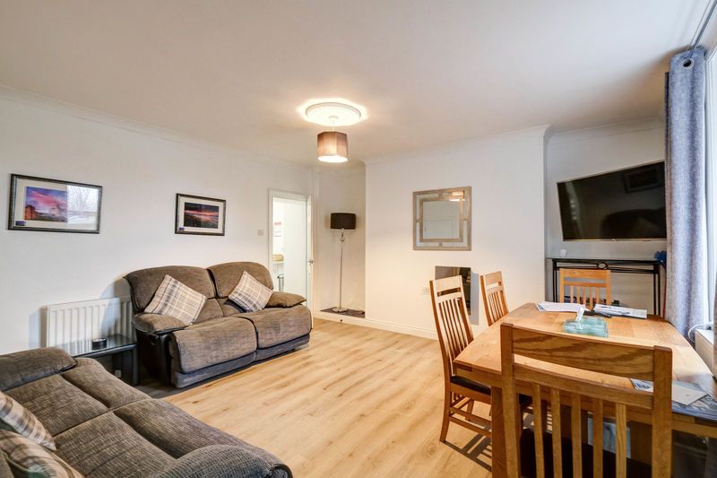 Property photo 3 of 9 Photo 4