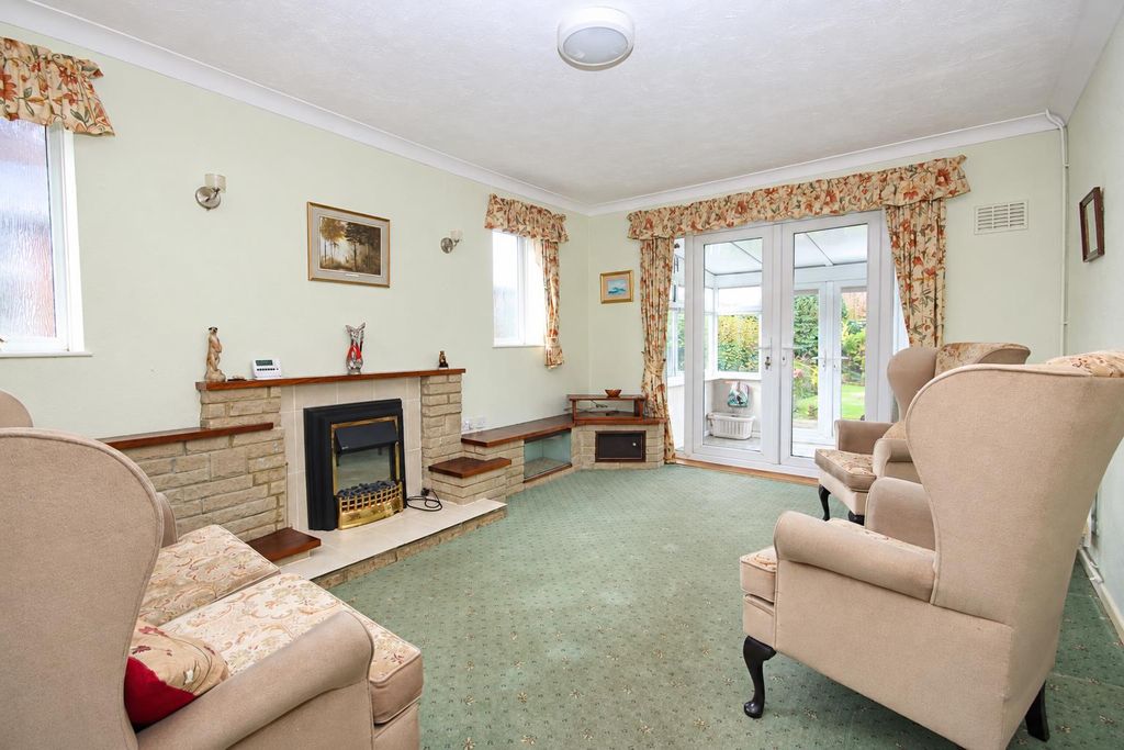 Property photo 2 of 16 Bbb20E92-c1A5-4Bf3-8A1c-15c5c84F3Be9.Png