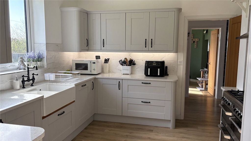 Property photo 3 of 26 Picture No. 13