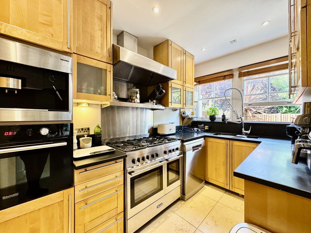 Property photo 2 of 14 2