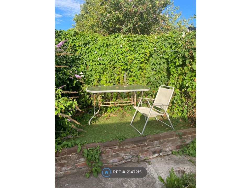 Property photo 1 of 7 Relaxing Garden Area
