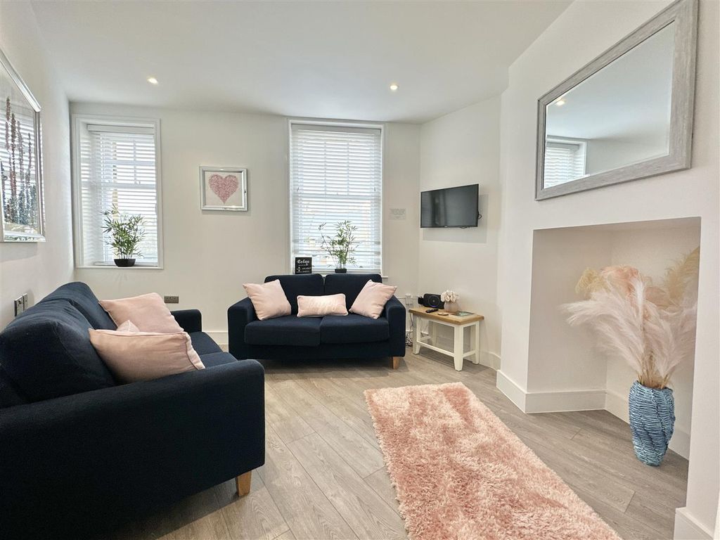 Property photo 3 of 12 Living_Room.Jpg