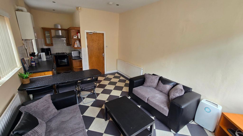 Property photo 2 of 26