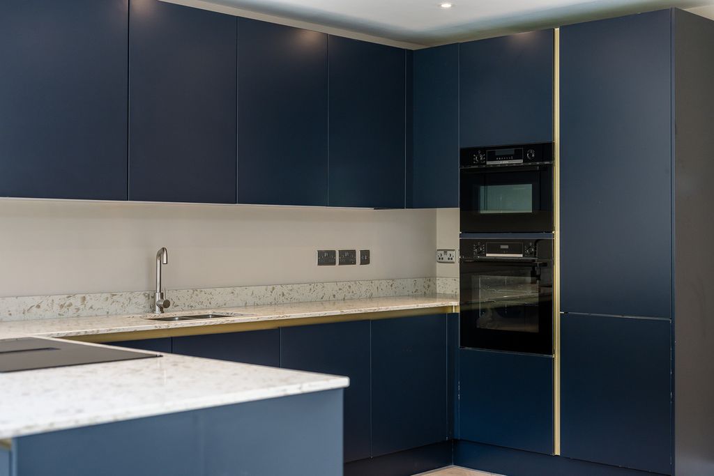 Property photo 3 of 28