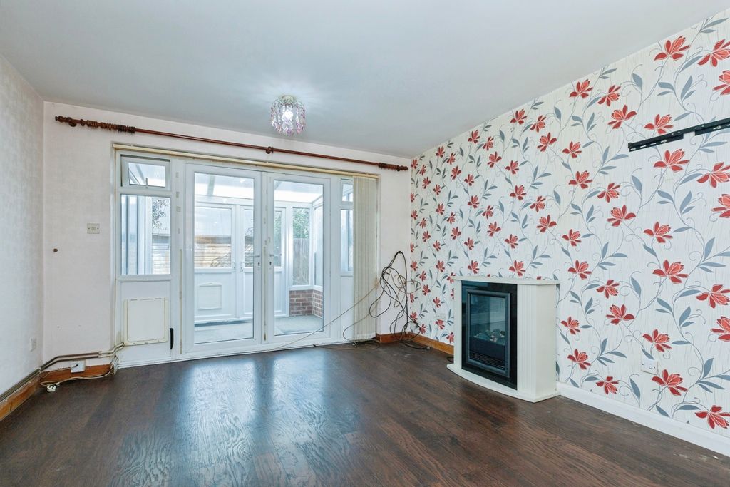Property photo 3 of 20 Pbox-Img.Jpg