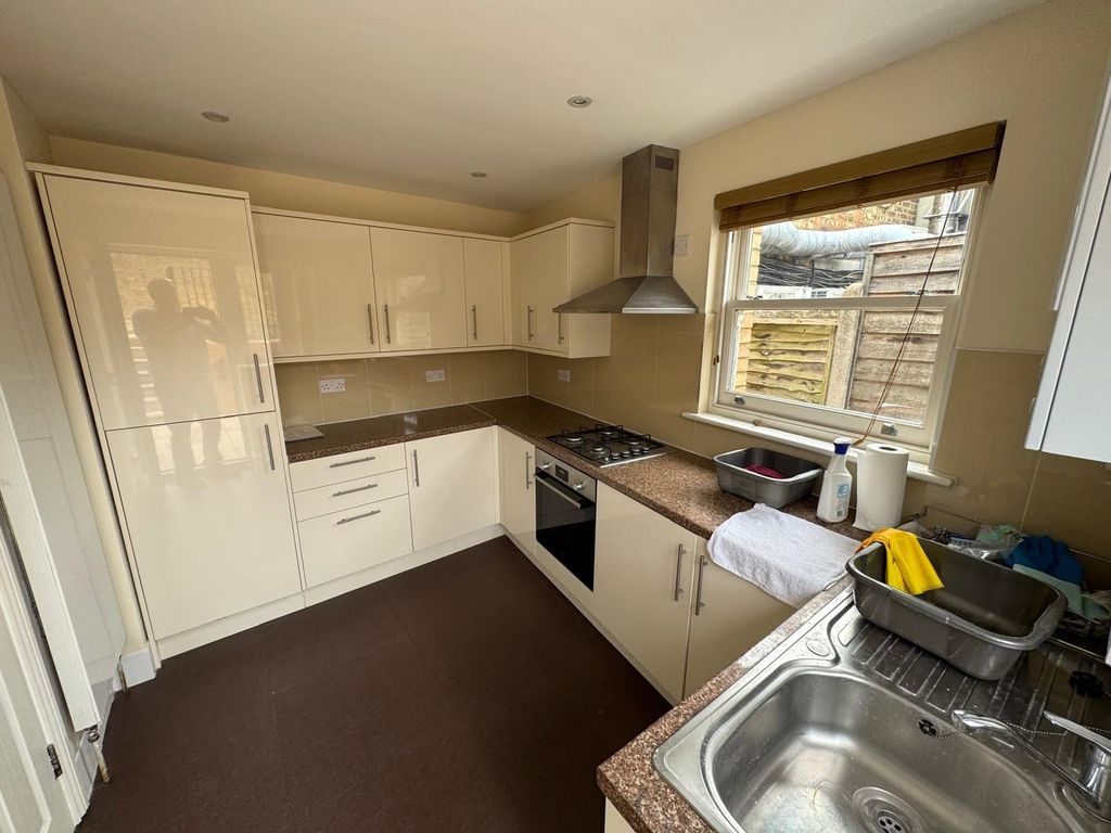 Property photo 3 of 10 Picture No. 05