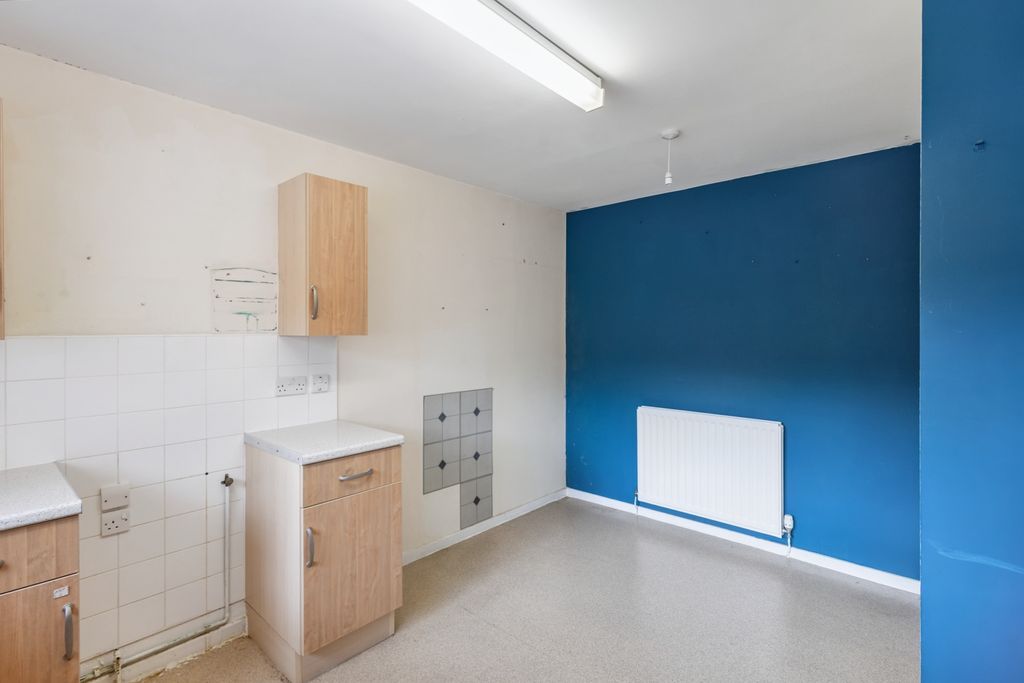 Property photo 3 of 16 45 Shelley Grove, Bradford, West Yorkshire, Bd8 0Jz