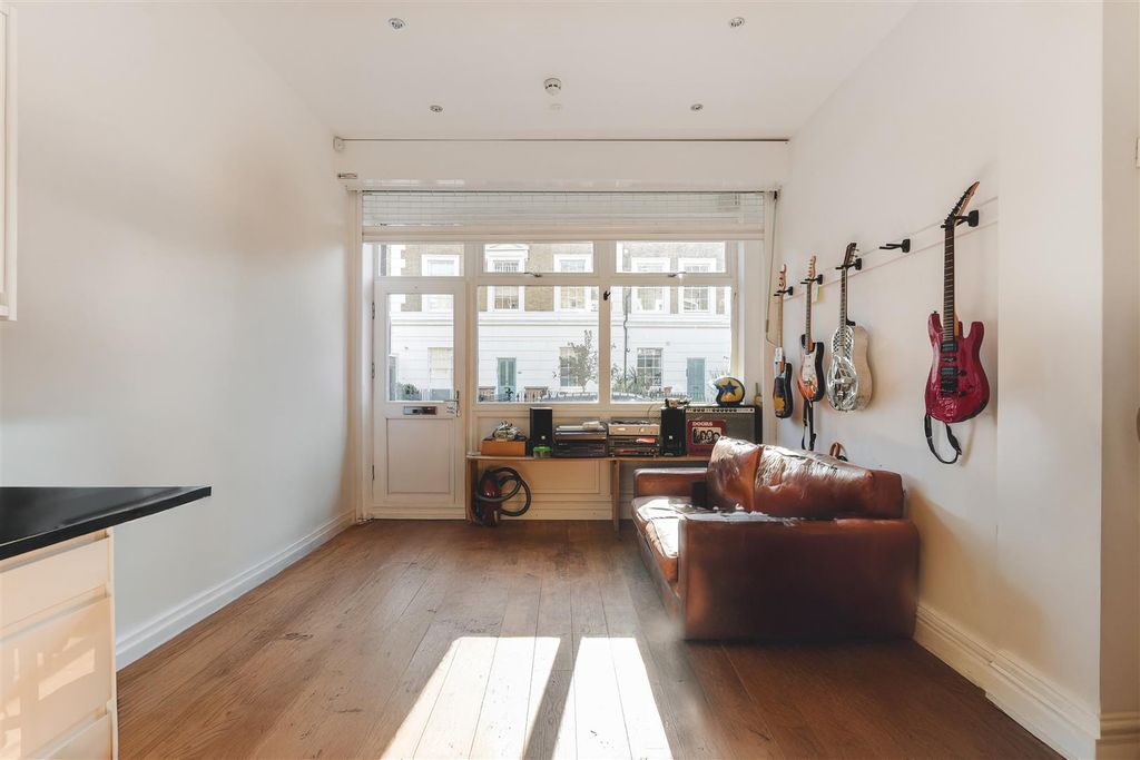 Property photo 3 of 9 Richmond Road-4A_1.Jpg