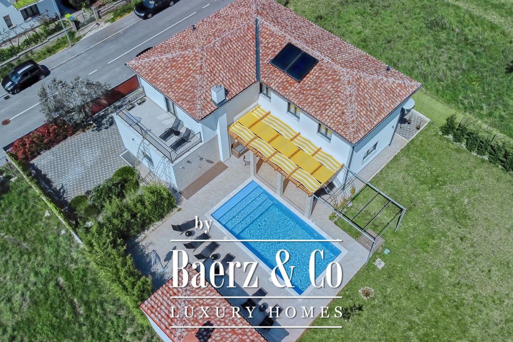 Property photo 3 of 34