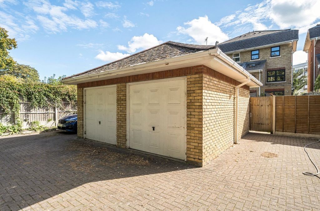 Property photo 2 of 26 Picture No. 27