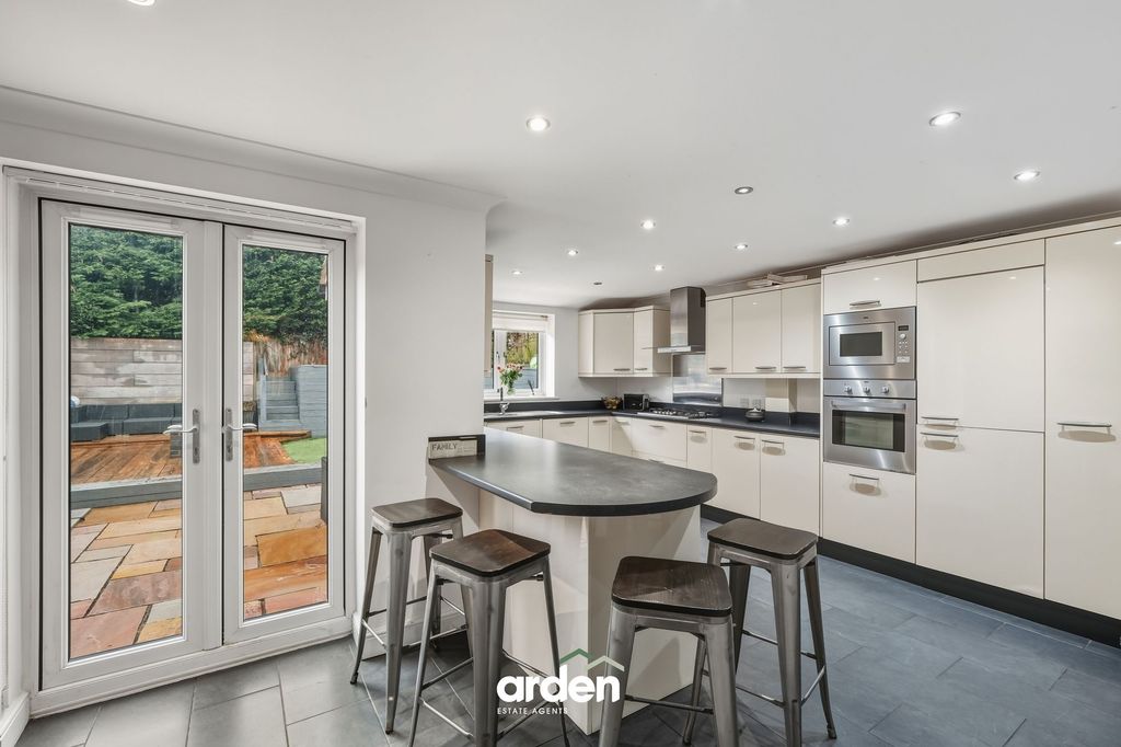 Property photo 3 of 15