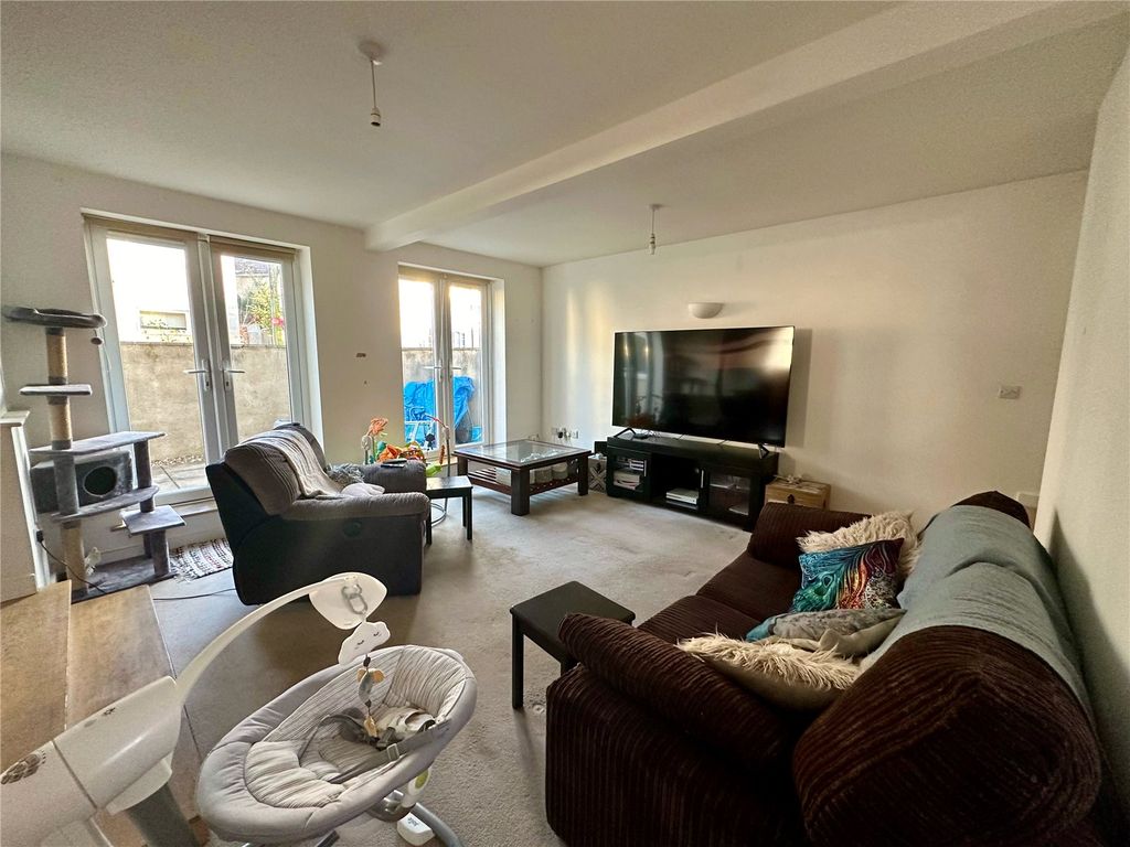 Property photo 3 of 17 Picture No. 28