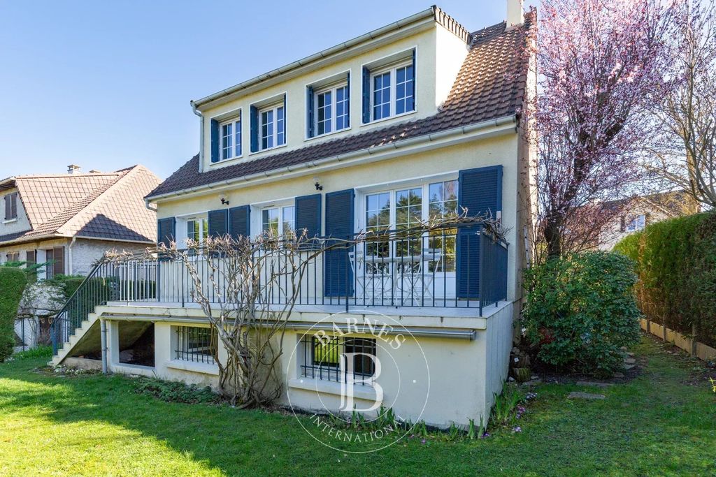 Property photo 2 of 23